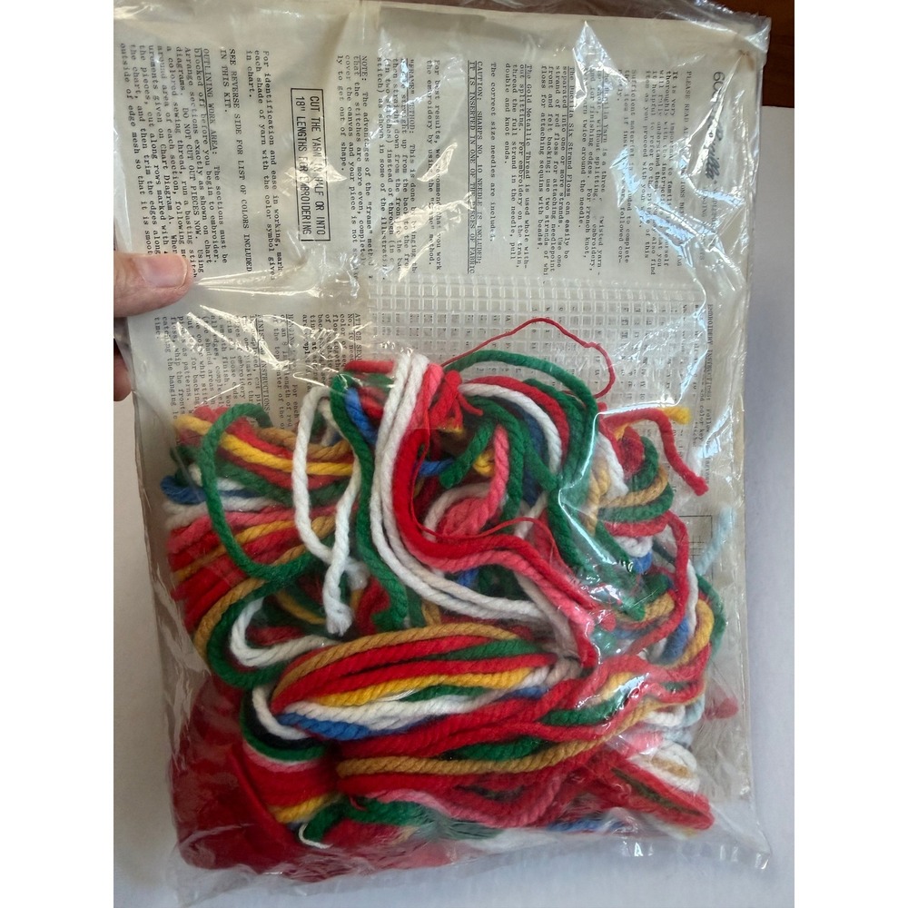 VTG Bucilla Needlepoint 4 Ornament Kit DIY Christmas Crafts Plastic Canvas Open - Picture 3 of 14